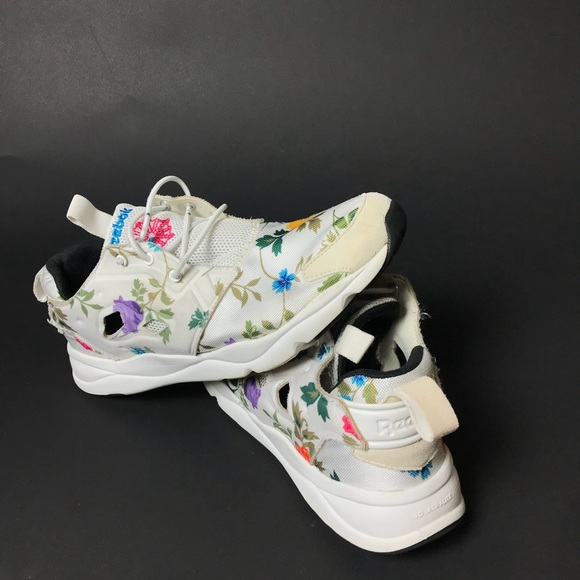Floral Reebok - Picture 4 of 5
